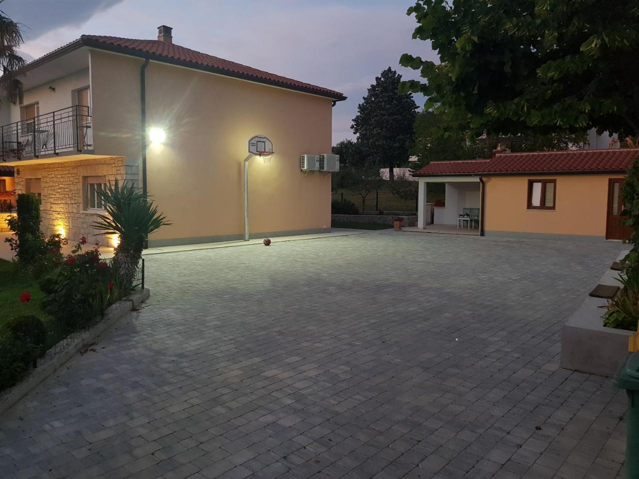 Villa Ivana لابين المظهر الخارجي الصورة